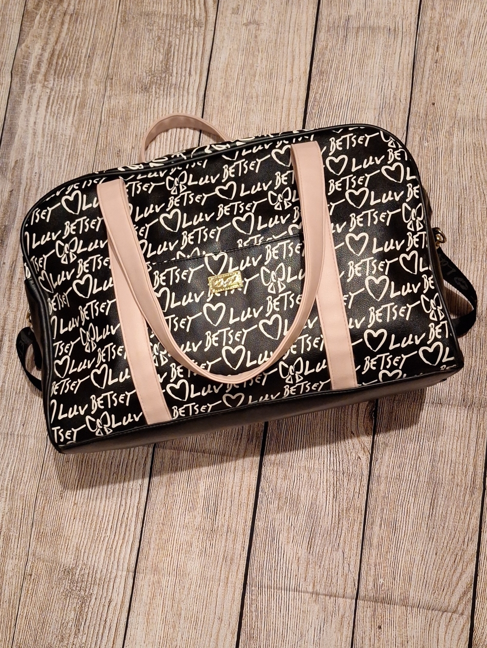 Luv Betsey Johnson Overnite Bag, Weekender Bag, Carry On, Duffel Bag